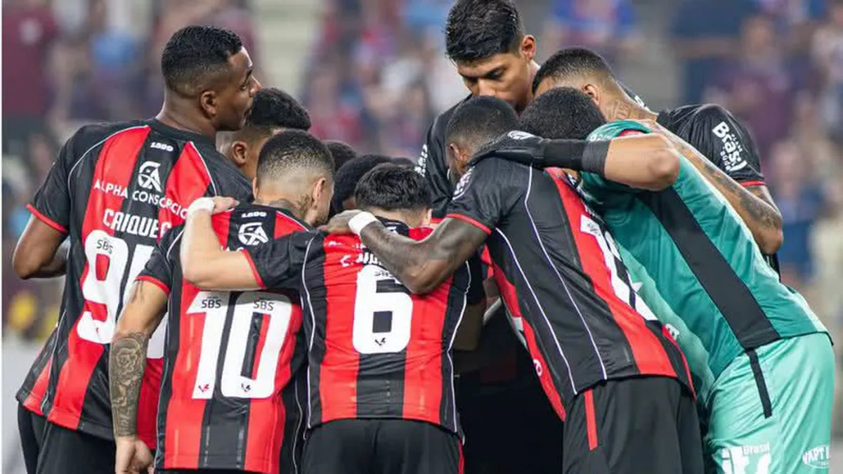Vitória divulga escalação para duelo contra o Remo neste domingo (26)