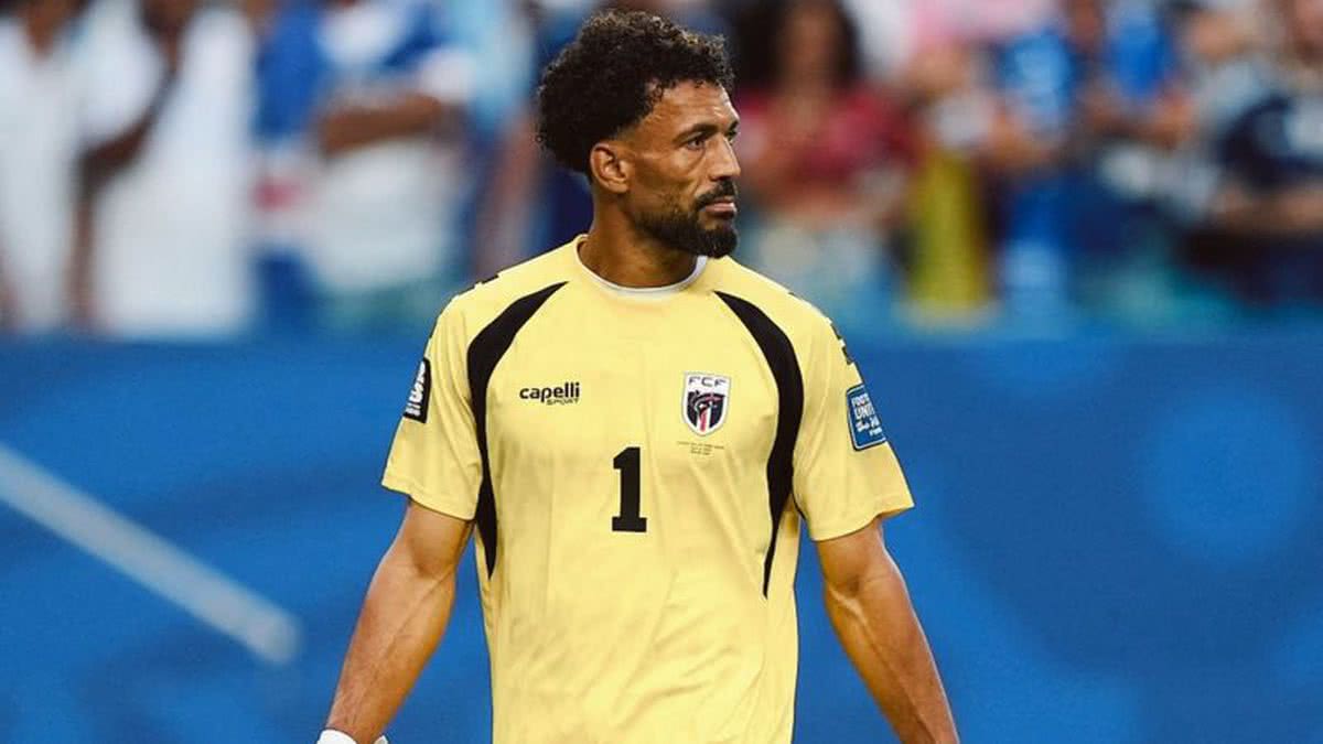 Vozinha adia chegada ao Colo-Colo e futuro no clube se torna incerto