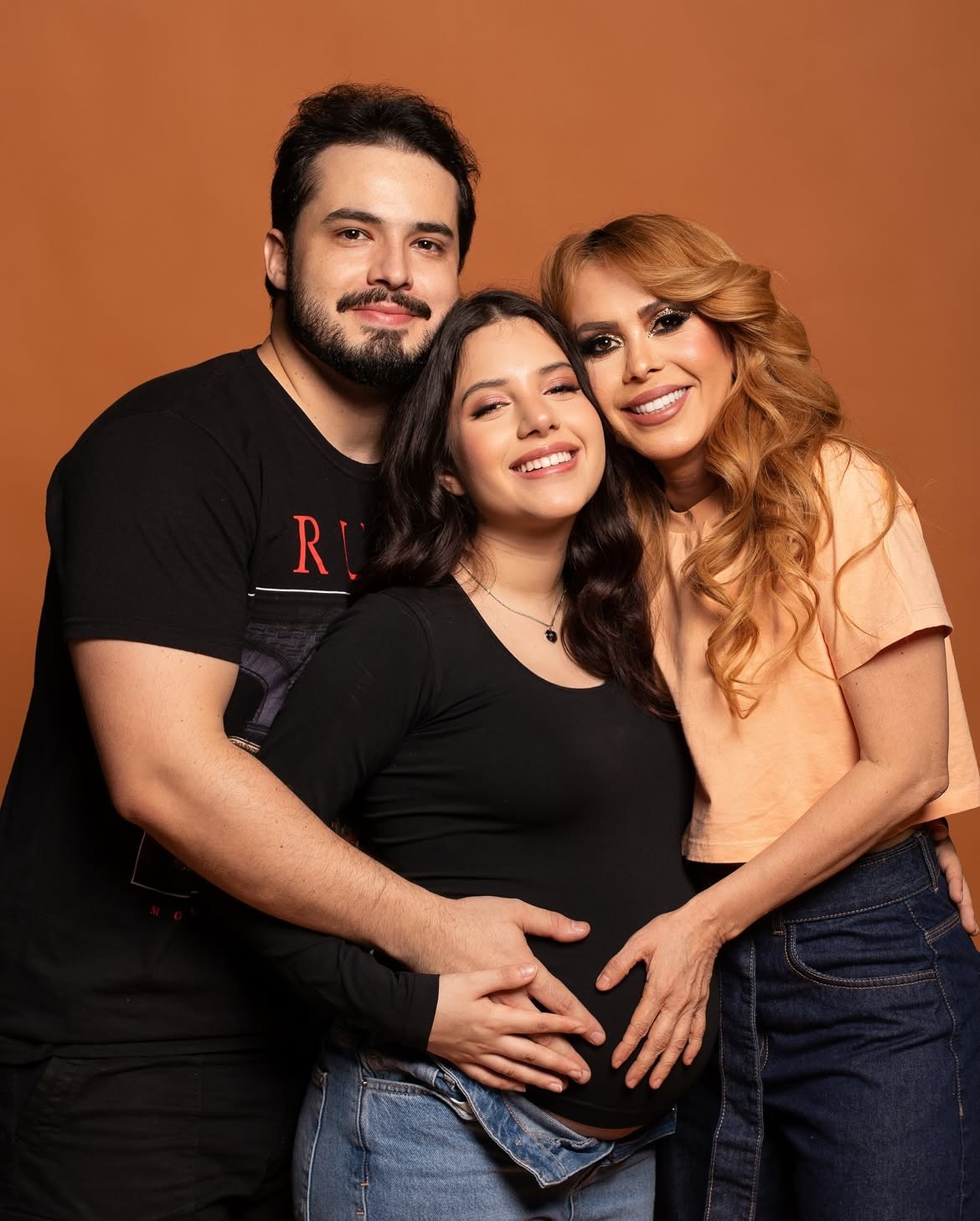 Yasmin Mendes Farias, filha de Joelma, anuncia segunda gravidez em data especial