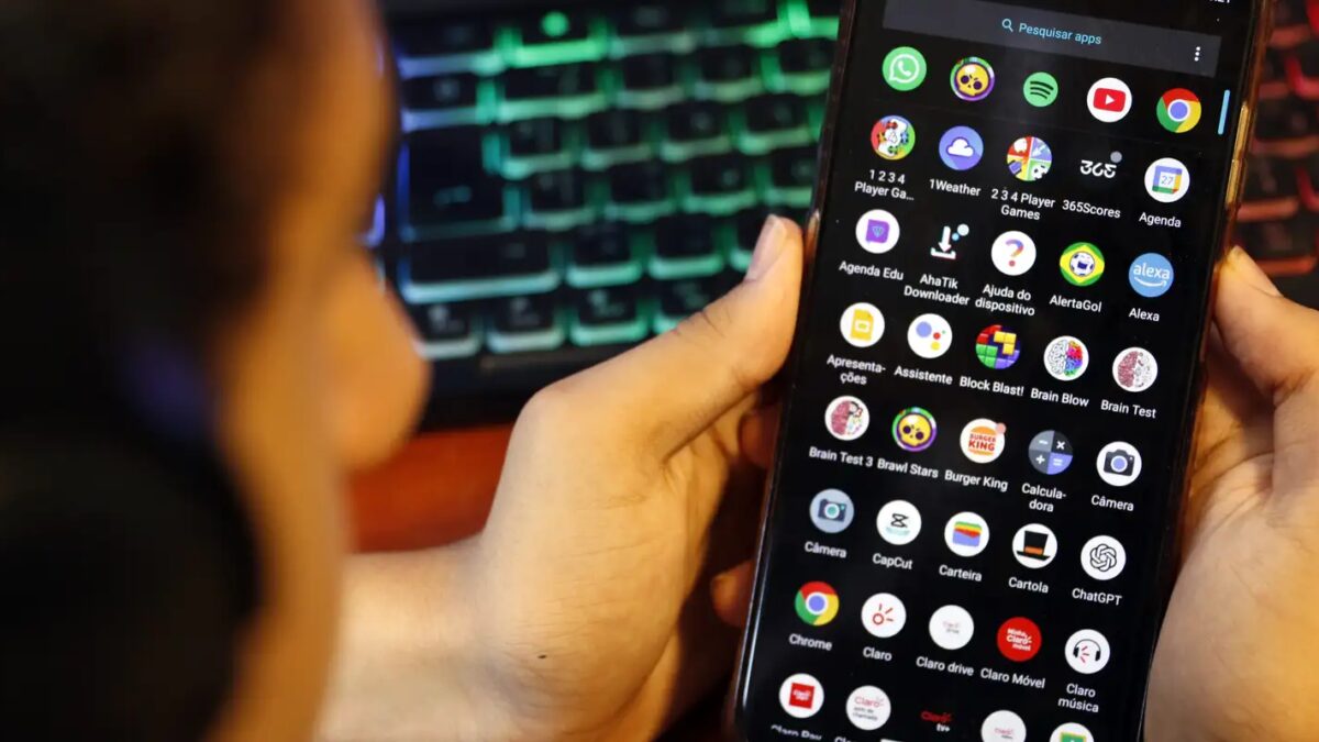 AGU cobra proteção de crianças em reunião com Discord após tragédia em live