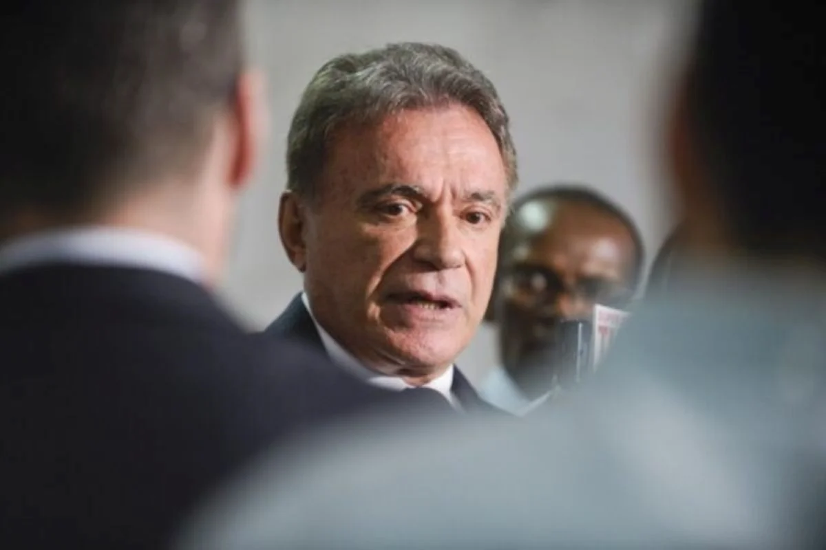 Alvaro Dias desiste de candidatura ao Senado e deixa liderança nas pesquisas