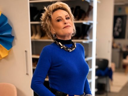 Ana Maria Braga chega de helicóptero a hospital, realiza exames e já recebe alta