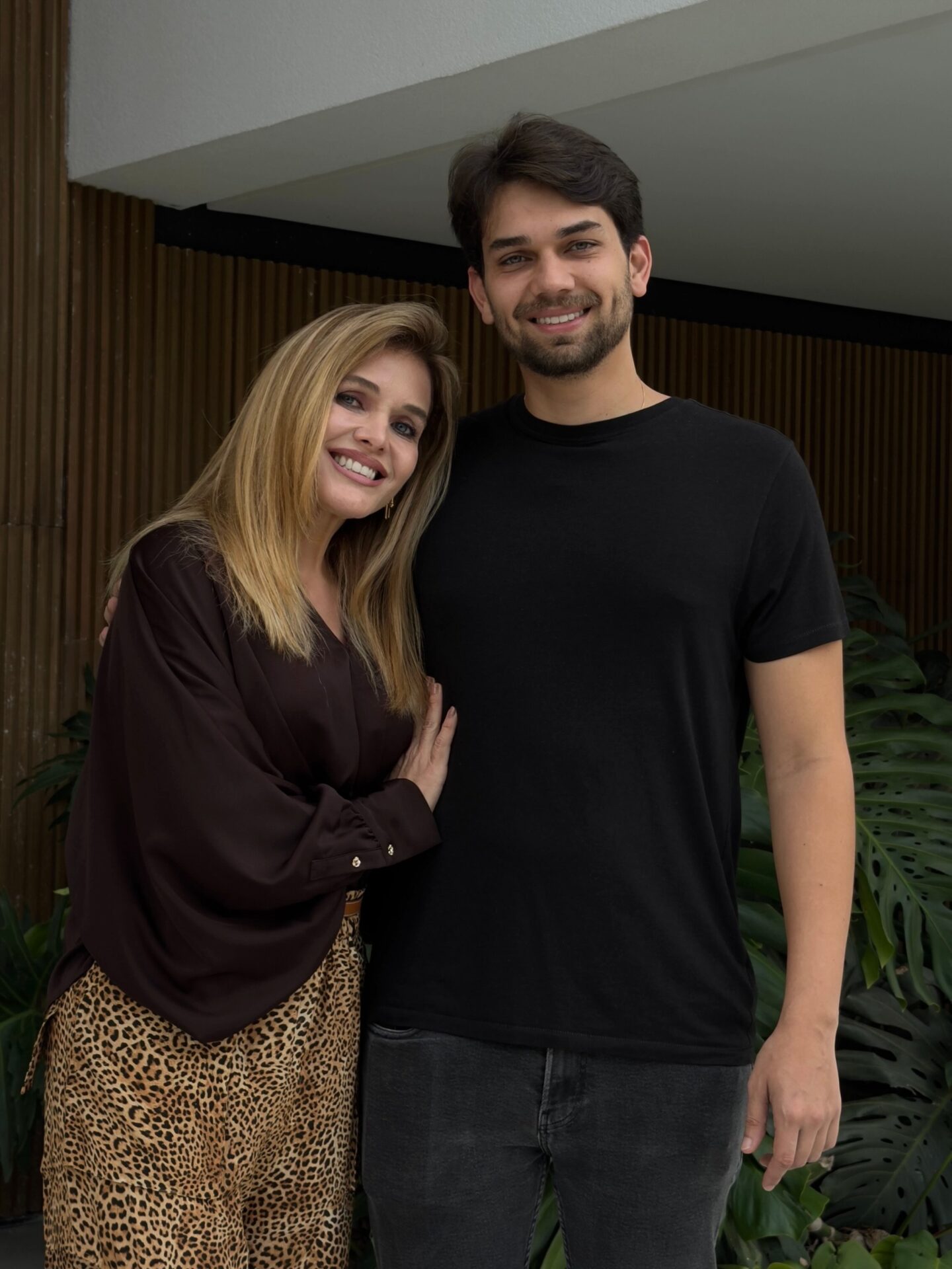 Andréa Mota compartilha foto com filho e fãs comentam: 'a cara do pai'