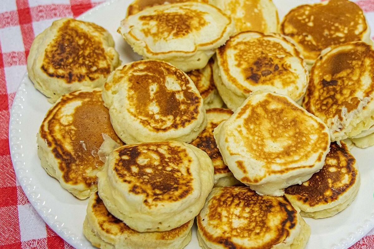 Aprenda a fazer bolinho tareco de frigideira: receita fácil e econômica!