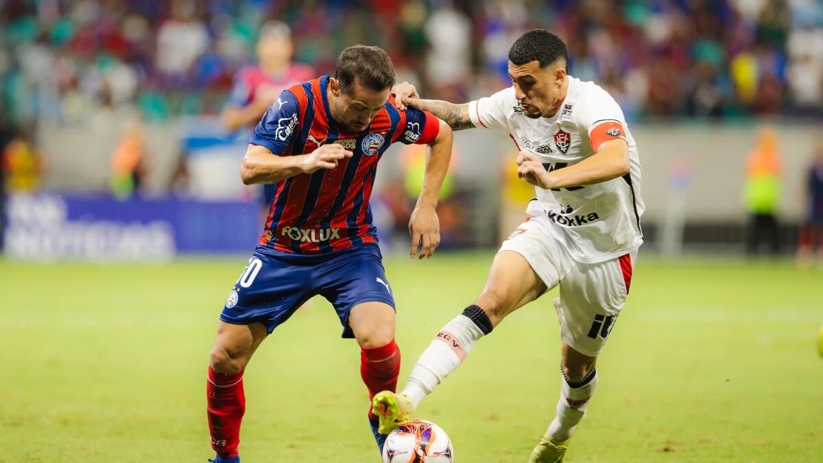 Bahia e Vitória se enfrentam em clássico decisivo no Barradão pelo Brasileirão