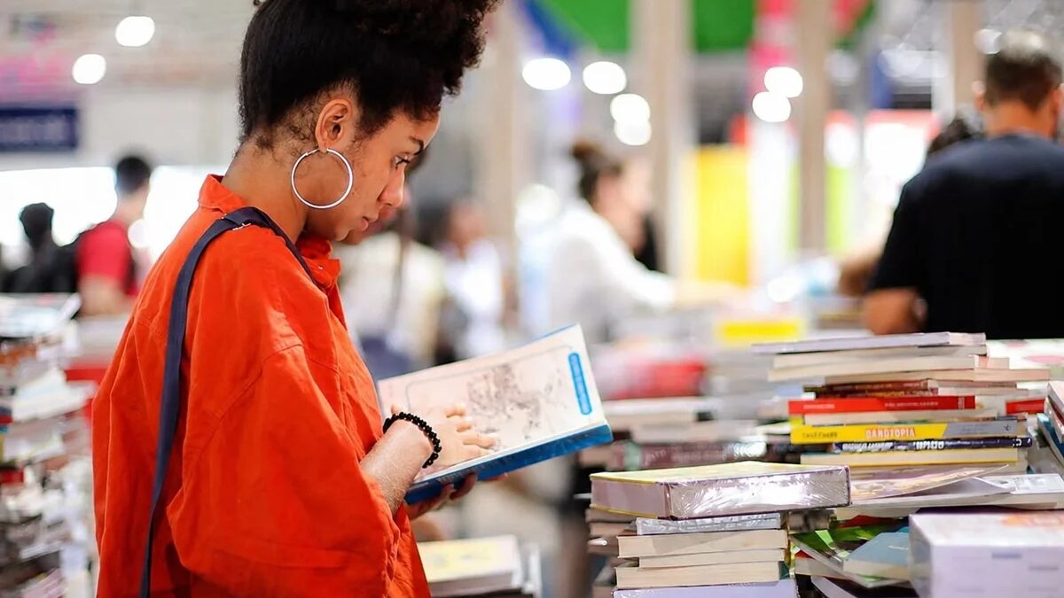 Bienal do Livro retorna a Brasília após 4 anos com programação imperdível