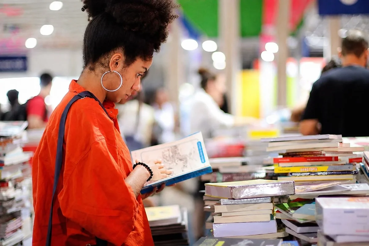 Bienal do Livro retorna a Brasília após 4 anos com programação imperdível
