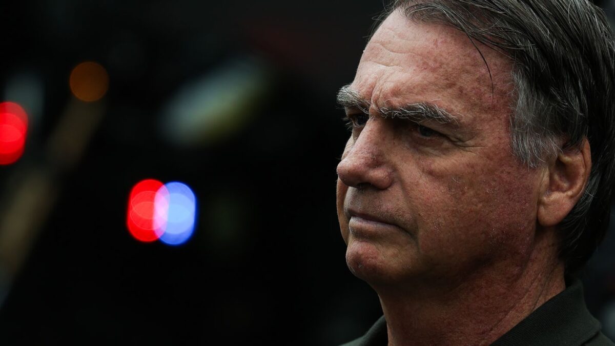 Bolsonaro solicita autorização ao STF para consulta com a nora dentista