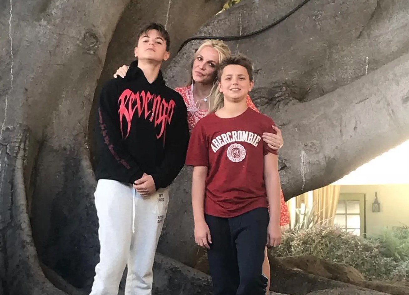 Britney Spears desabafa e diz acreditar que "falhou como mãe" em post emocionante