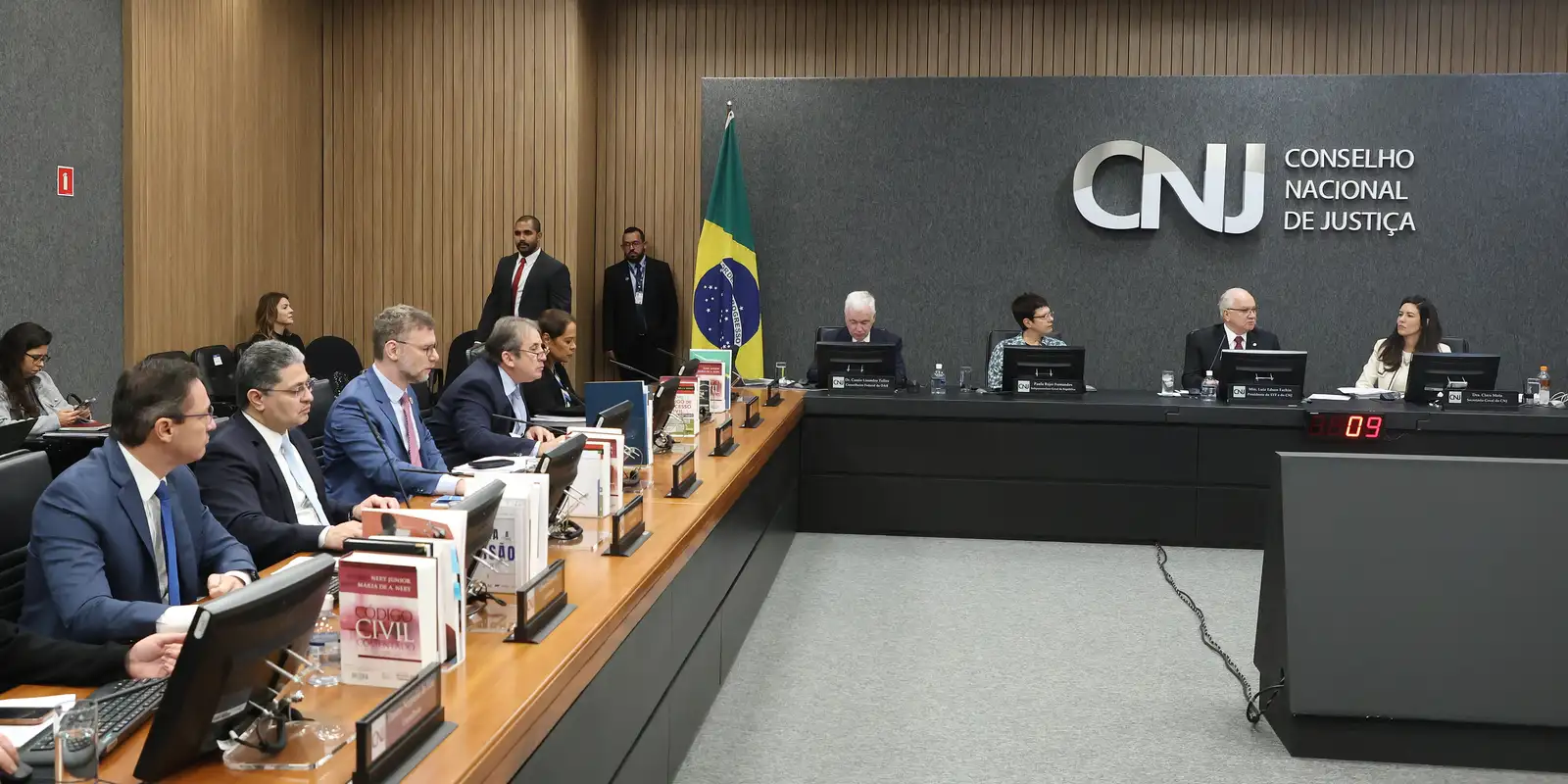 CNJ afasta juíza Gabriela Hardt da Lava Jato por dois anos após polêmica com acordo