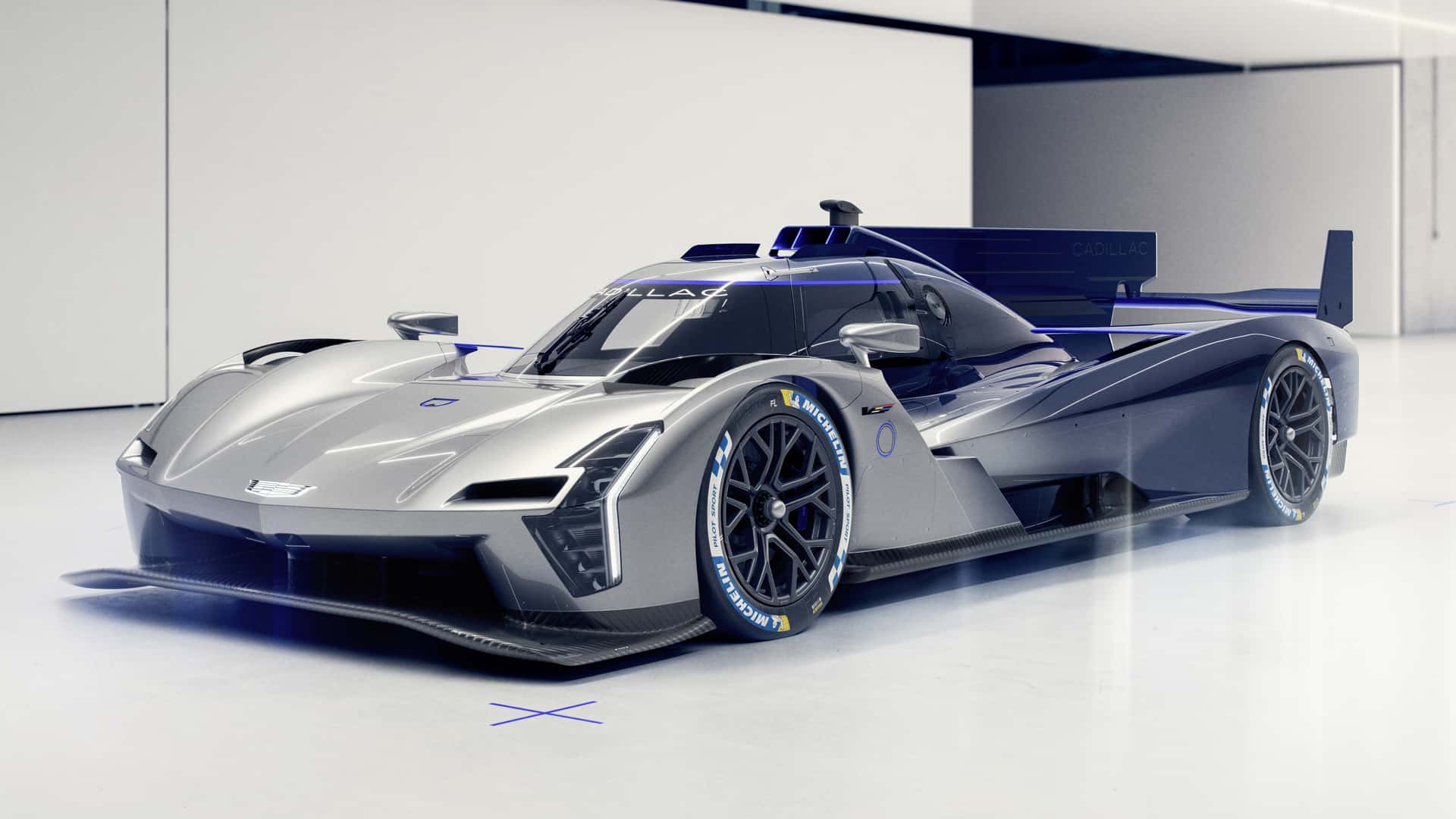 Cadillac V-One traz tecnologia de Le Mans para as ruas com 830 cv híbridos