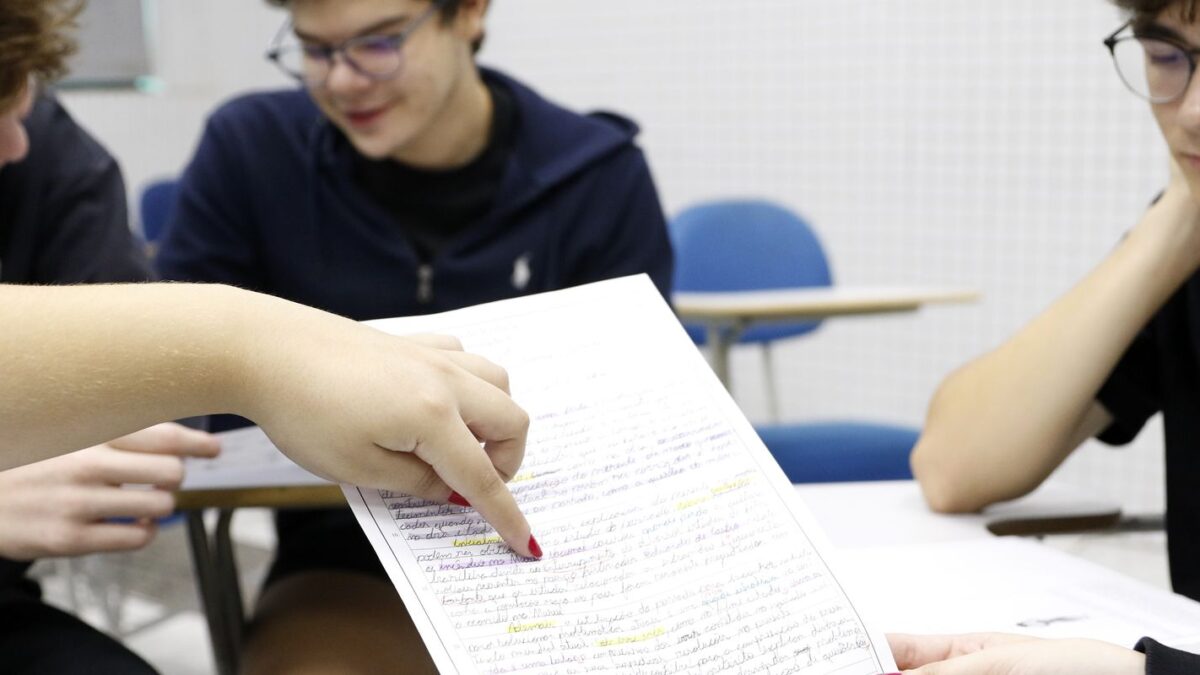 Candidatos do Encceja 2026 já podem acessar cartilha de redação no Inep