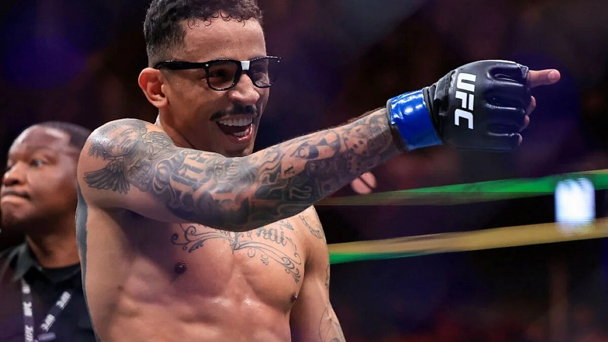 Carlos Prates desafia Islam Makhachev e promete nocaute no UFC 330