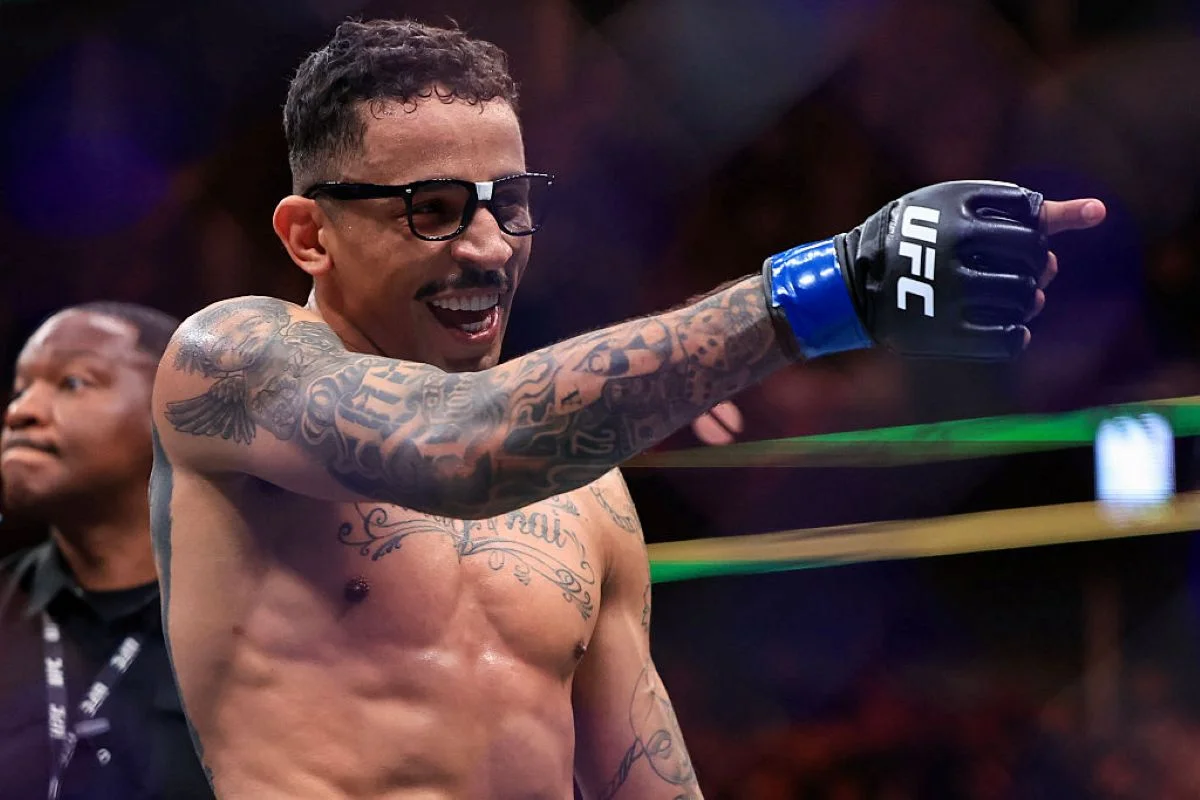 Carlos Prates desafia Islam Makhachev e promete nocaute no UFC 330
