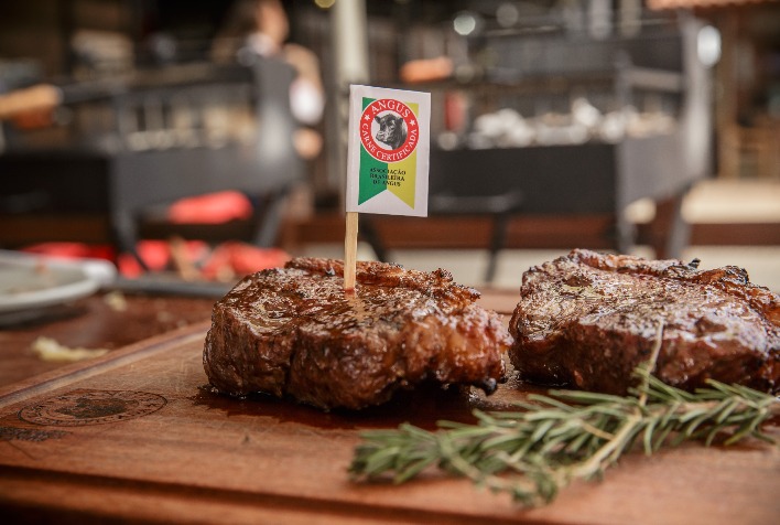 Carne Angus inova com cruzamento de gado leiteiro na Agroleite 2026 para carne premium