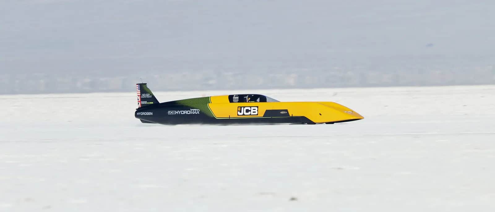 Carro a hidrogênio JCB Hydromax atinge 653,9 km/h e quebra recorde mundial
