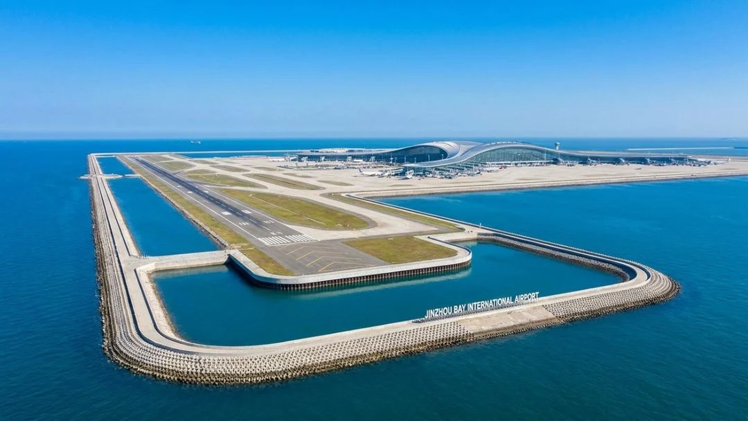 China investe em aeroporto flutuante para aumentar capacidade aérea marítima
