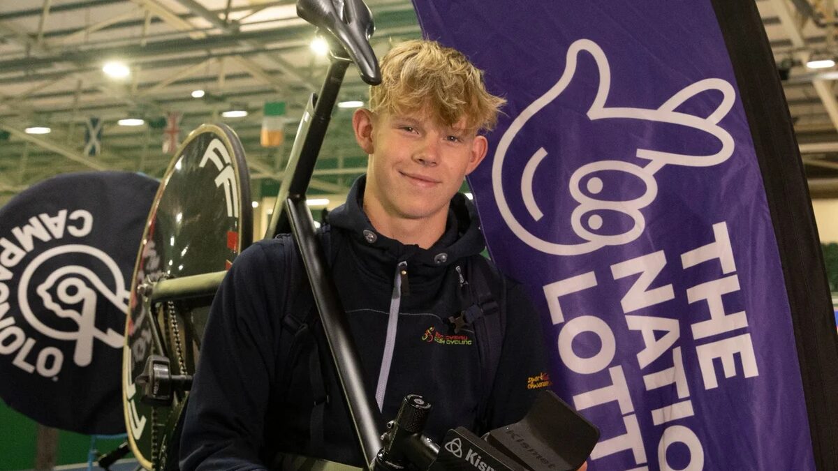 Ciclista britânico Finlay Tarling morre em acidente durante a Volta de Portugal