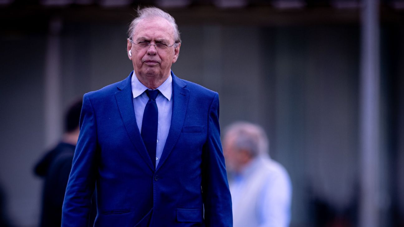 Corinthians renova contrato com Memphis Depay até junho de 2028 após negociações intensas