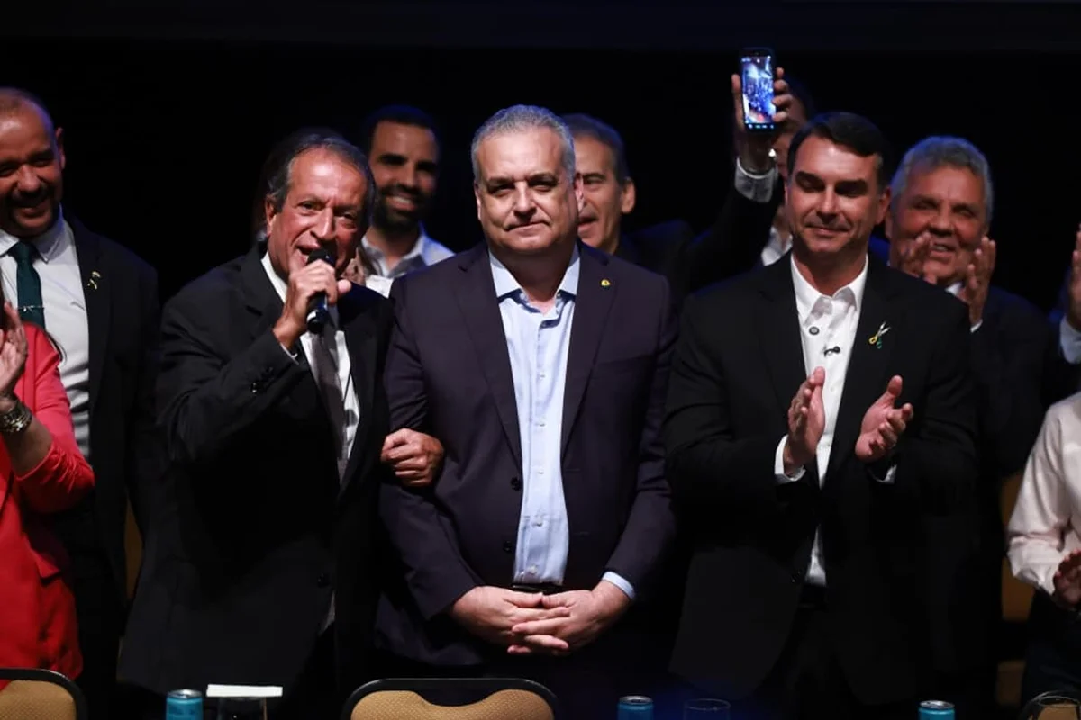 Cúpula do PL mantém Alfredo Gaspar como vice de Flávio Bolsonaro apesar de críticas