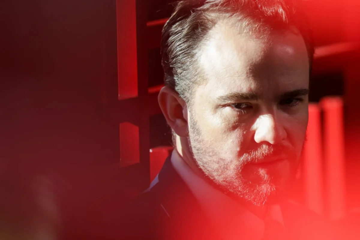 Dario Durigan defende política econômica de Lula e critica Flávio Bolsonaro