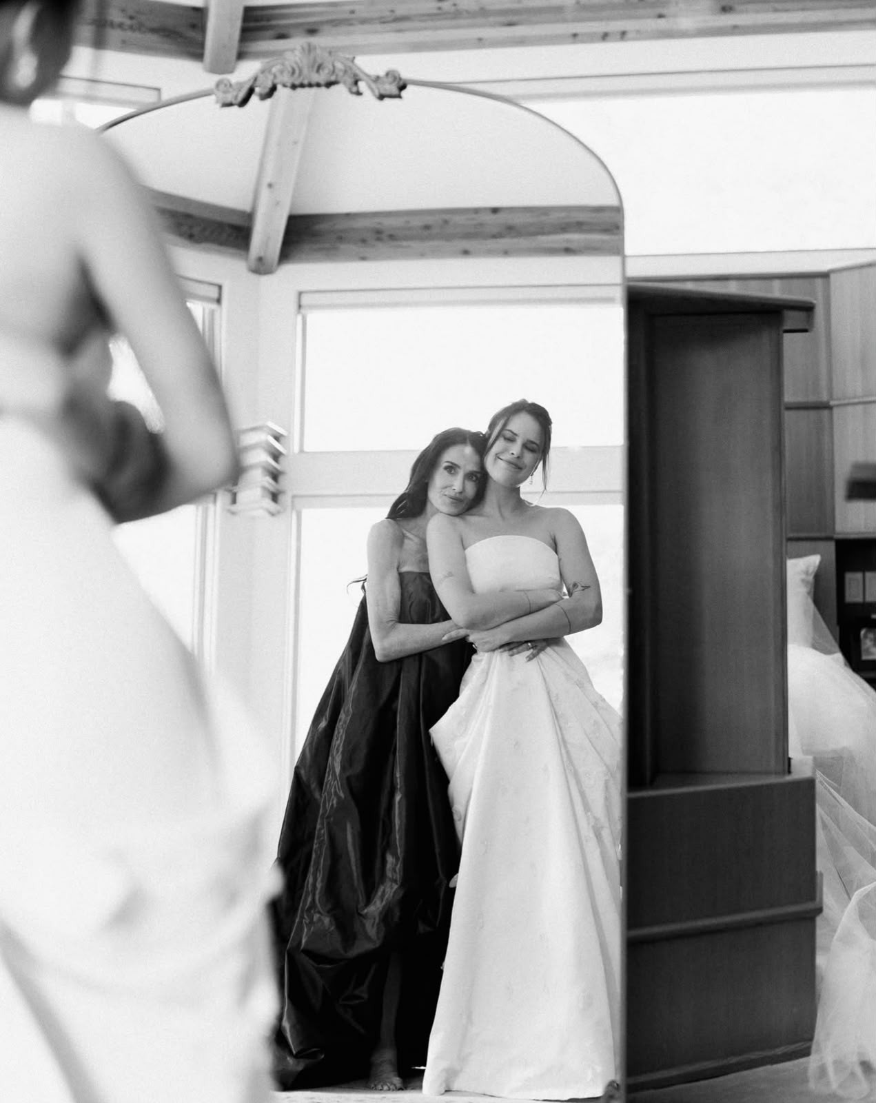 Demi Moore compartilha cliques emocionantes do casamento da filha Tallulah Willis