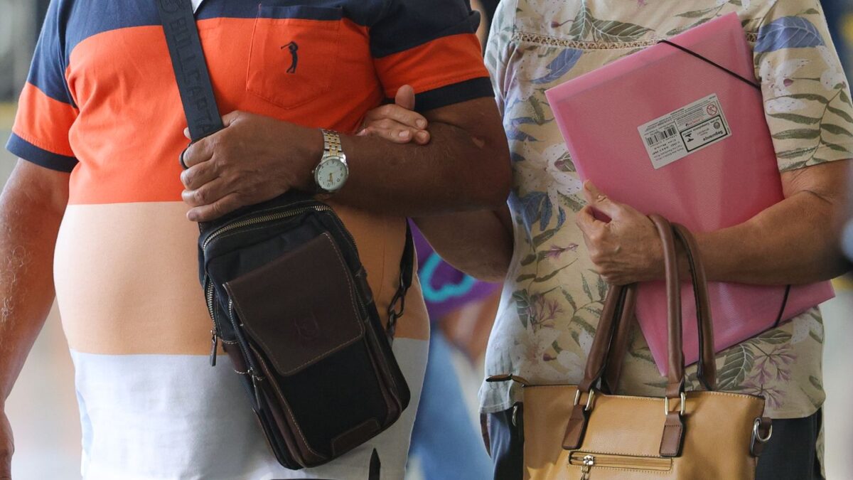 Desigualdade na velhice: 60% dos idosos dependem do INSS, revela reportagem.