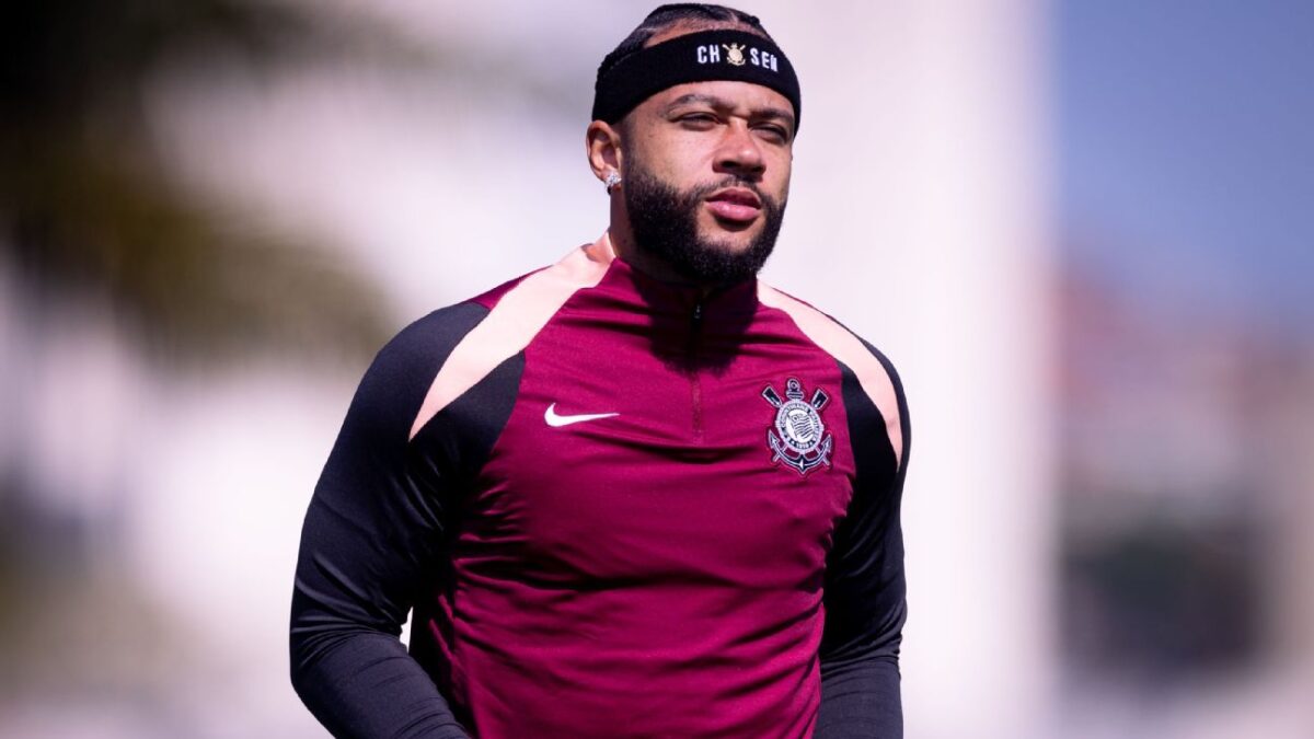 Diniz planeja utilizar Memphis Depay no segundo tempo contra Rosario Central