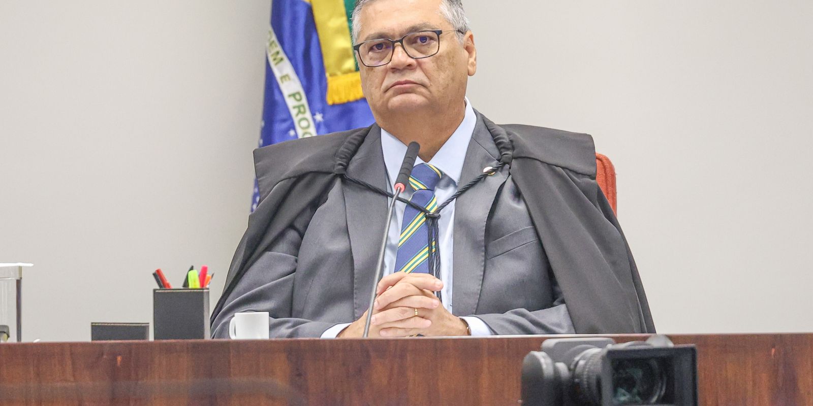Dino afasta presidente do TCE do Maranhão por 180 dias em investigação de assassinato