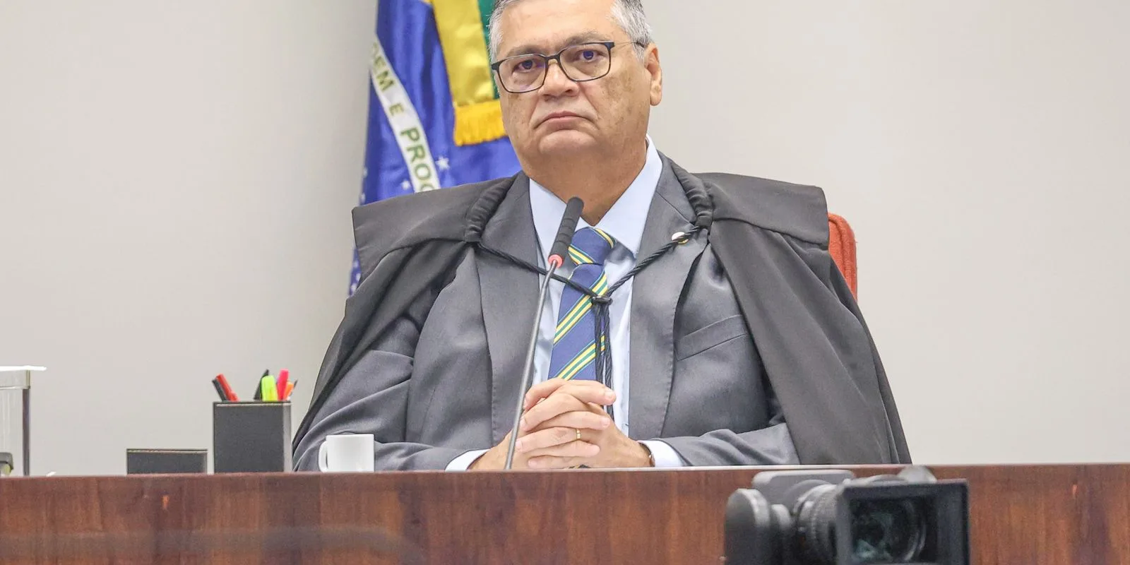Dino afasta presidente do TCE do Maranhão por 180 dias em investigação de assassinato