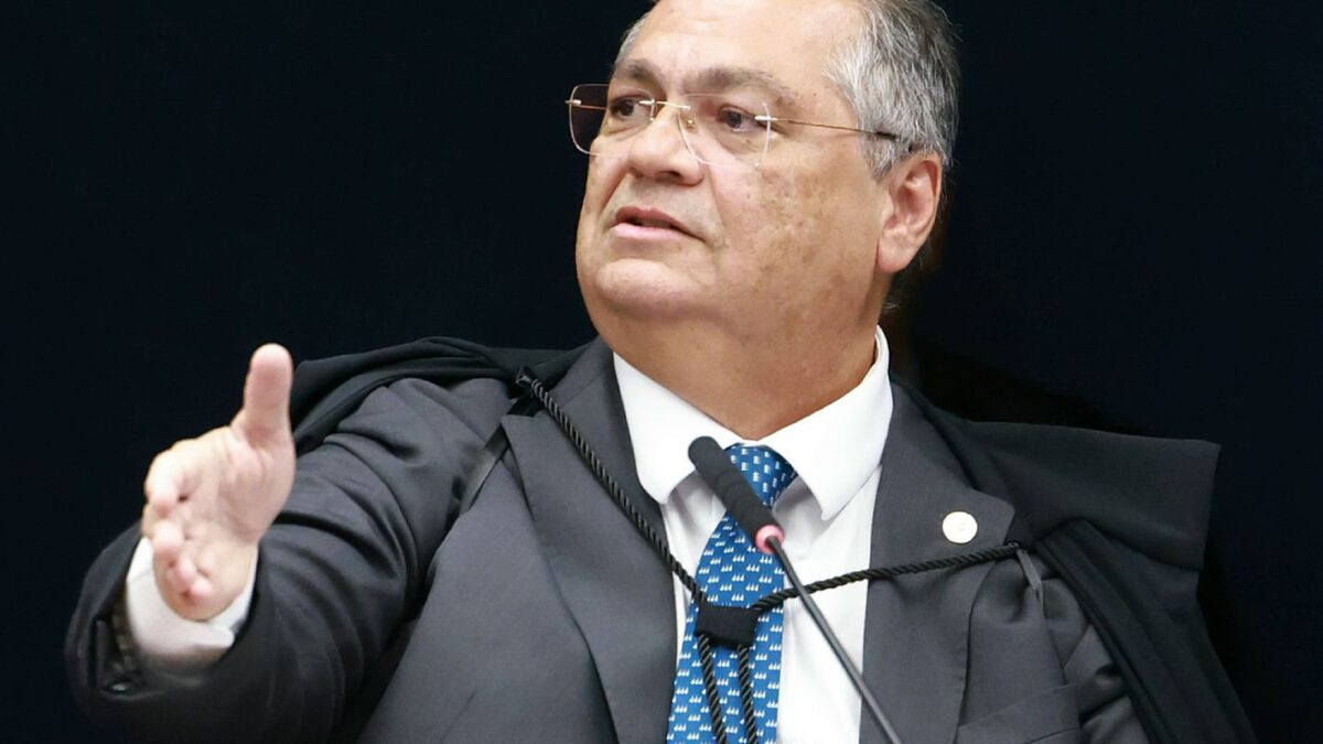 Dino anula emendas de dirigentes partidários sem mandato e ex-parlamentares