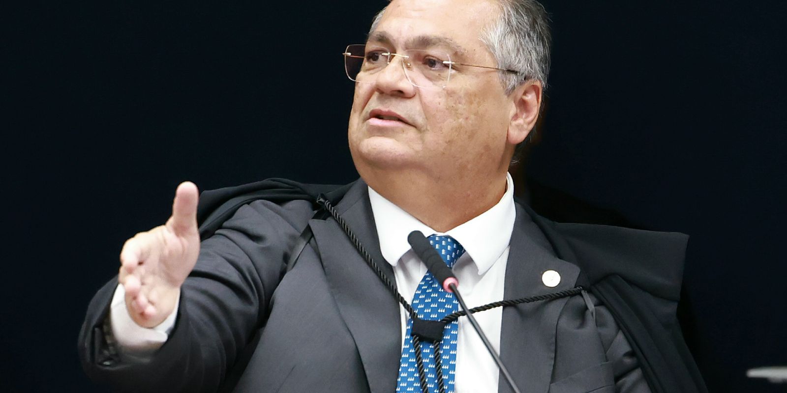 Dino anula emendas de dirigentes partidários sem mandato e ex-parlamentares