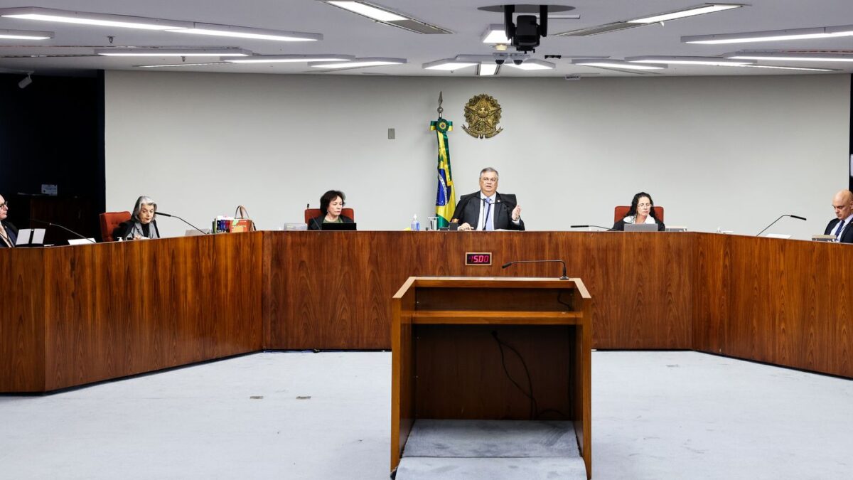 Dino e Moraes propõem rediscutir dispensa de diploma para jornalistas no STF