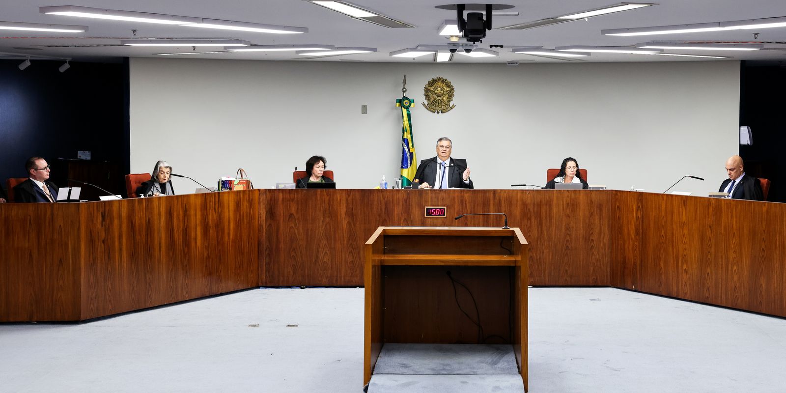 Dino e Moraes propõem rediscutir dispensa de diploma para jornalistas no STF
