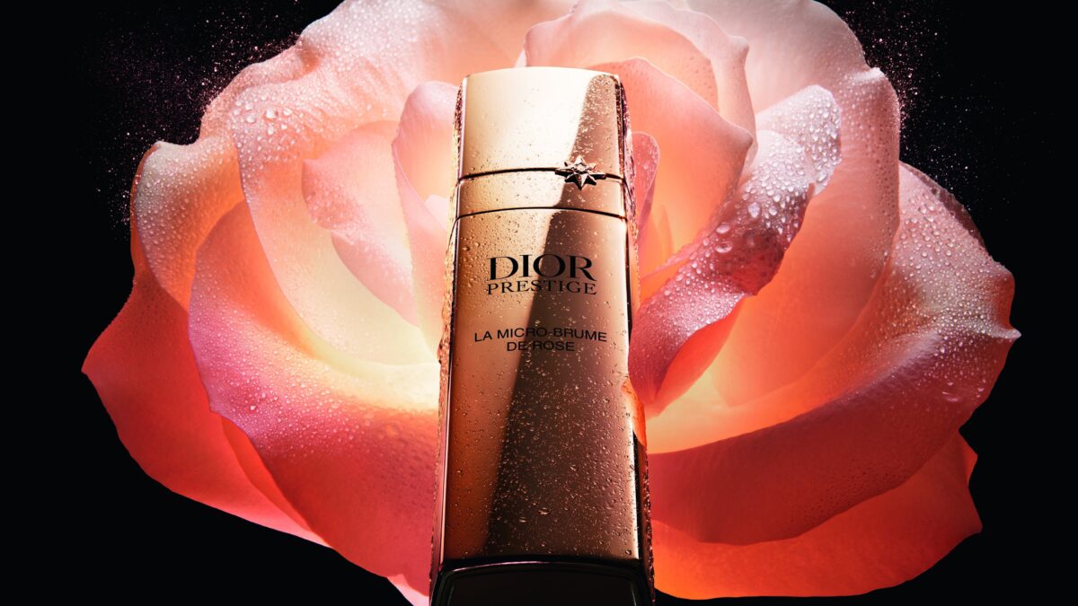 Dior lança La Micro-Brume de Rose, nova bruma de skincare com Rosa de Granville