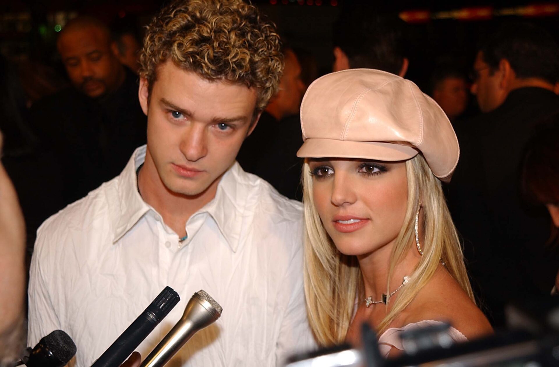 Diretor revela que Britney Spears recebeu término de Justin Timberlake por mensagem durante gravação de clipe