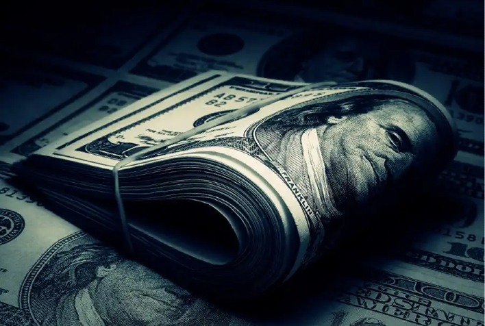 Dólar sobe para R$ 5,22 com tensões no Oriente Médio e petróleo acima de US$ 90