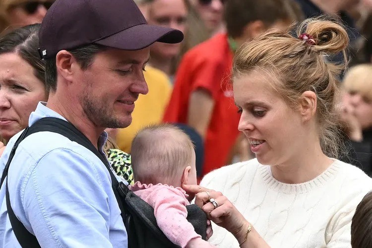 Edoardo homenageia Princesa Beatrice em seu aniversário com fotos da família