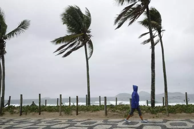 El Niño atinge patamar forte e deve se intensificar até janeiro, diz Noaa