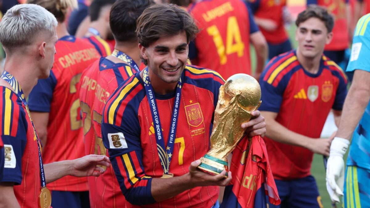 Ferran Torres dá ultimato ao Barcelona e revela interesse do PSG em sua contratação
