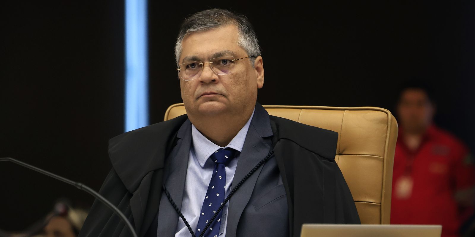 Flávio Dino autoriza inquérito da PF para investigar Lulinha, filho de Lula