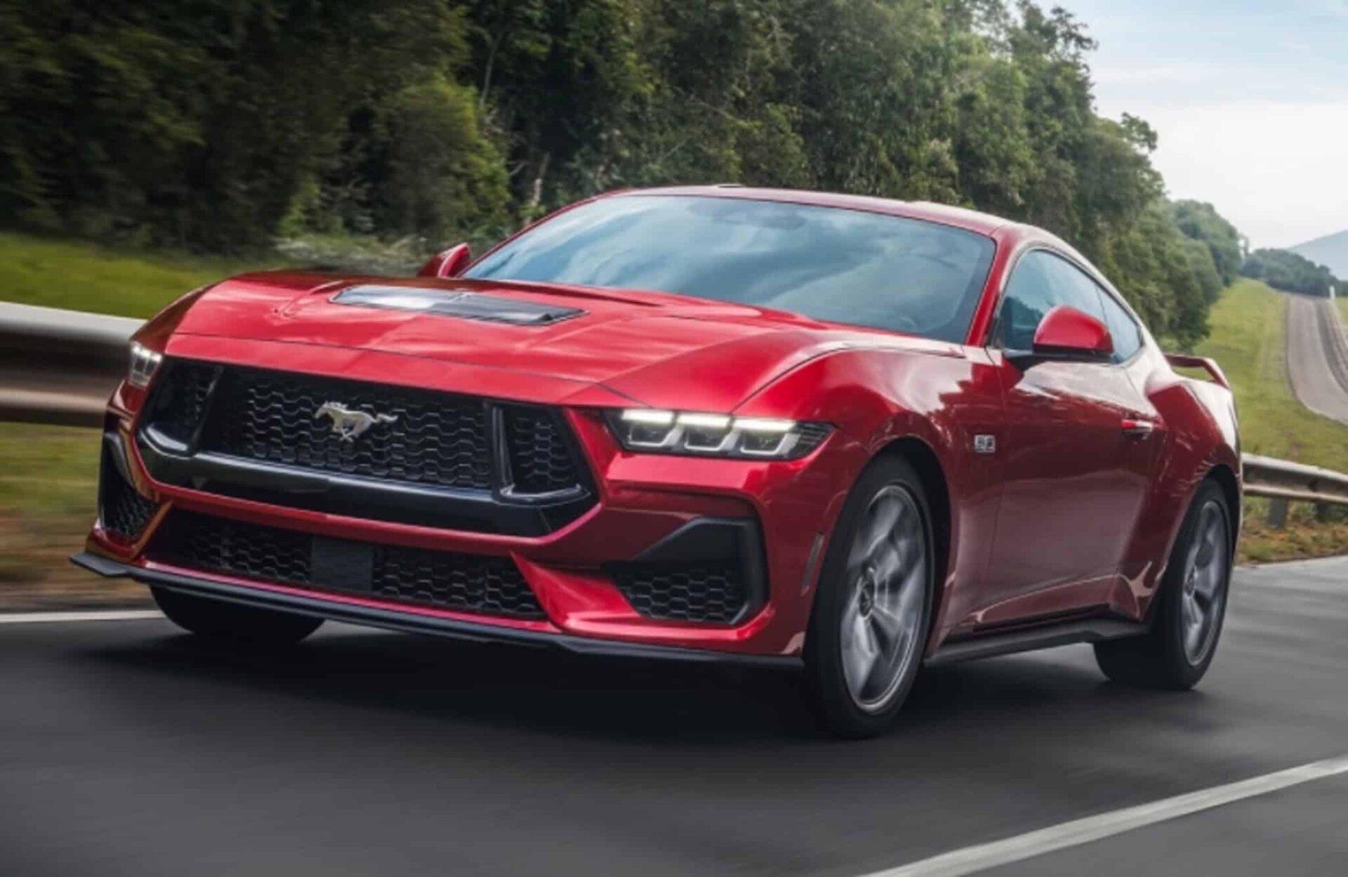 Ford planeja Mustang inédito de quatro portas para atrair novos consumidores