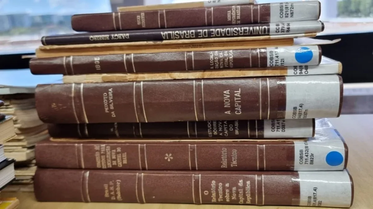 Gigantes da IA destroem livros raros para treinar modelos de tecnologia