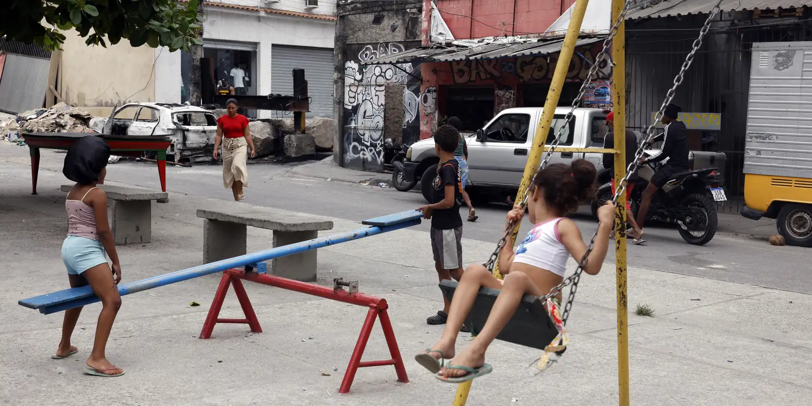 Governo do Rio cria órgãos para coordenar reocupação de territórios dominados por crime organizado