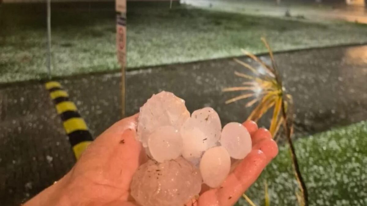Granizo danifica 700 casas em Florianópolis e prefeitura inicia cadastro de danos