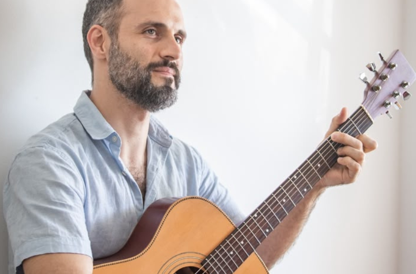 Gu Andersen lança álbum "As Minhas Armas São Flores" e show em São Paulo