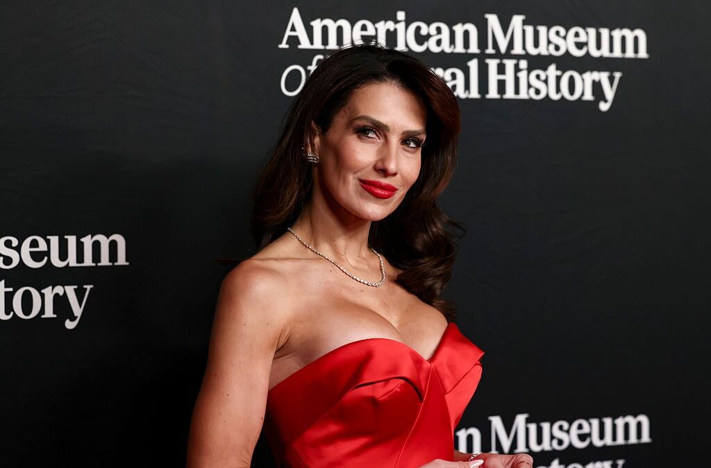 Hilaria Baldwin responde a crítica de hater com bom humor e revela mal-entendido
