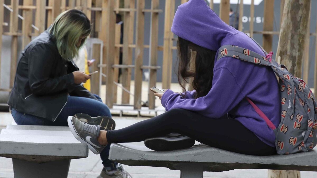 Inclusão digital crítica é essencial na educação, defende educadora da Unesco