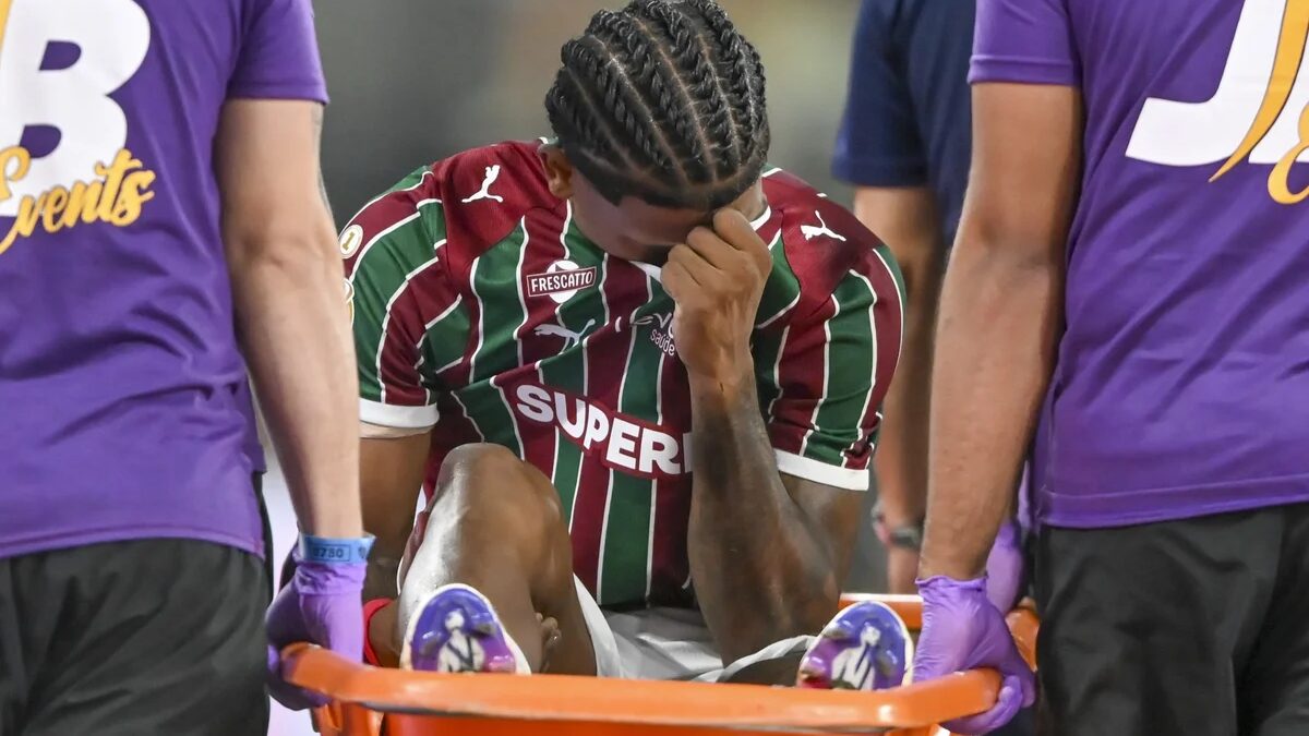 John Kennedy, artilheiro do Fluminense, passará por cirurgia no joelho após lesão