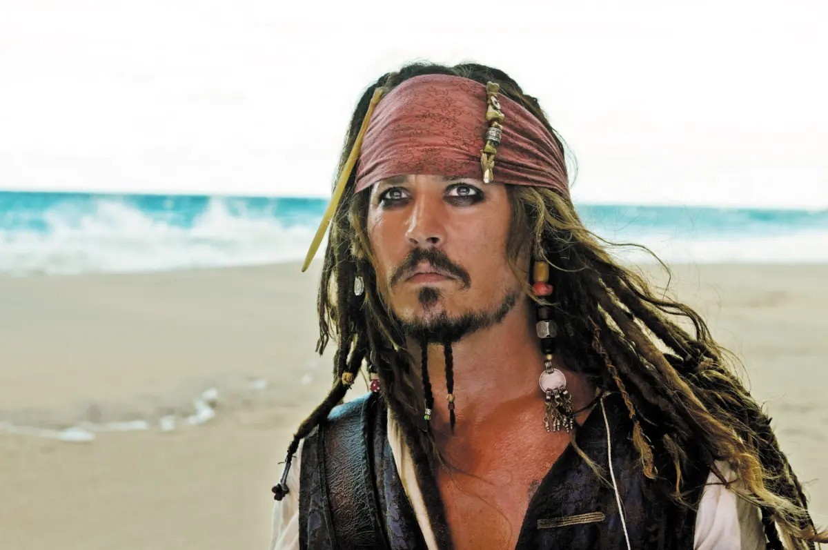 Johnny Depp negocia retorno como Jack Sparrow em novo Piratas do Caribe